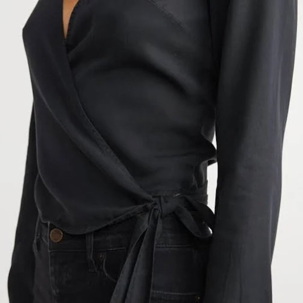 Marine Layer Carmen Wrap Top in Black Size Medium